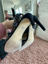 Load image into Gallery viewer, Size 7.5 INC Heels Used One Time
