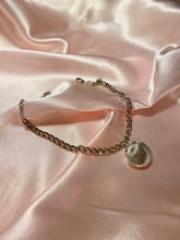 Load image into Gallery viewer, Seashell Photo Locket Anklet
